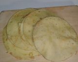 Foto langkah ke 3 dari resep Strawberry mille crepe.