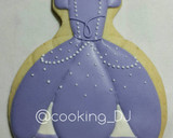 Foto langkah ke 9 dari resep Tutorial : Sofia the First Cookies.