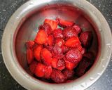 A picture of step 2 of Strawberry 🍓 Chia Parfait.