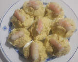 Foto del paso 3 de la receta: Huevos rellenos de gambas y alioli