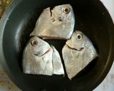 Foto langkah ke 2 dari resep Ikan kecap panggang teflon.