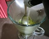 Foto langkah ke 2 dari resep Es Matcha Gula Batu.