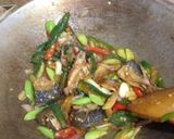 Foto langkah ke 1 dari resep Ikan asin sambel ijo.