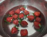 Foto langkah ke 1 dari resep Sherbet Stroberi & Semangka.
