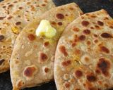 A picture of step 3 of Paneer Paratha.
