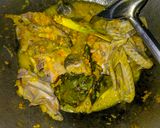 Foto langkah ke 5 dari resep Ayam Kampung Bumbu Kuning.