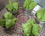 Foto langkah ke 6 dari resep Bolu Kukus Pandan.