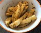 Foto del paso 1 de la receta: Papas rústicas rebozadas