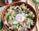Hình bước làm 5 của món Cơm bò Gyudon (bò xào hành tây kiểu Nhật)