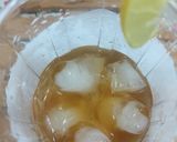 A picture of step 2 of Peach ice tea.