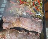 Foto del paso 5 de la receta: Asado americano a la chapa, rehogadas, apio, zanahoria y tomates