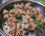 Foto langkah ke 6 dari resep Bolu Kukus Cokelat Mekar.