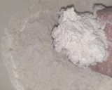 A picture of step 1 of Minnie Kabab pizza.