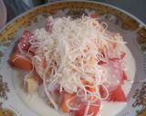 Foto langkah ke 2 dari resep Salad buah praktis dan lezat.