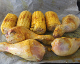 Foto del paso 2 de la receta: Jamoncitos de pollo al grill doble con maiz precocido