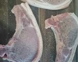 A picture of step 2 of Mushroom pork chops.