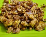 A picture of step 1 of Egg Bhurji.