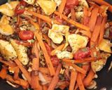 Foto del paso 5 de la receta: Noodles al Wok con pollo y verduritas con salsa teriyaki