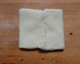 Sajtos-tejfölös pogácsa recept fázis 3 fotója