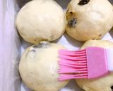 Foto langkah ke 4 dari resep Roti Kismis / Raisin Buns.