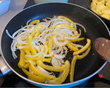 Foto del paso 2 de la receta: Pollo deshilachado (pulled chicken) con patatas