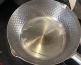A picture of step 2 of Gyudon (beef and rice bowl).