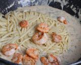 Foto langkah ke 5 dari resep Shrimp Fettuccine Alfredo.