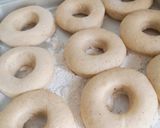 A picture of step 6 of Home donuts.