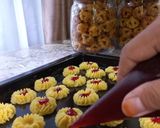 Foto langkah ke 1 dari resep Kue dahlia/semprit mawar.