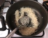 Foto del paso 3 de la receta: Arroz blanco con elote y chile poblano