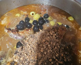 Foto del paso 8 de la receta: Pollo y conejo con olivas