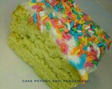Foto langkah ke 6 dari resep Cake Pandan Potong topping meisjes dan keju.