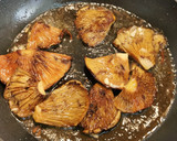 Foto del paso 4 de la receta: Setas con Alcachofas al ajillo