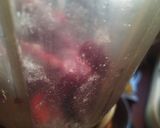 कूल कूल स्ट्रॉबेरी शेक(cool cool strawberry shake recipe in hindi) रेसिपी चरण 2 फोटो