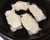 Foto del paso 2 de la receta: Pepito de lomo de cerdo con pimientos asados y queso