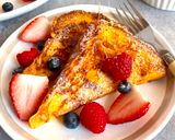 A picture of step 4 of Fluffy French Toast.