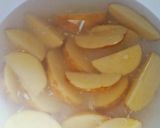 Foto langkah ke 2 dari resep Crispy Potato Wedges.