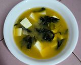 Gambar langkah 4 resipi Authentic Japanese Miso Soup.