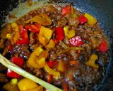 Foto langkah ke 12 dari resep Kwetiaw siram sapi ladahitam.