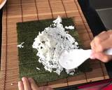 Hình bước làm 3 của món Bé làm cơm cuộn kimbap