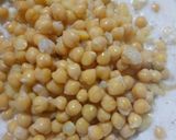 A picture of step 5 of Bondi chana chaat.