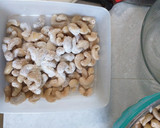 Foto langkah ke 3 dari resep Kacang Mede Goreng.