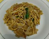 Foto langkah ke 4 dari resep Kwetiaw + mie kuning goreng.