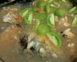 Foto langkah ke 3 dari resep Sup Kepala Ikan Salmon.