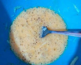 Foto del paso 1 de la receta: Tortilla de dos tipos de quesos, mantequilla y hierbas aromática
