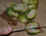 Foto del paso 2 de la receta: Bruselas en salsa de Labne