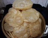 ফুলকো লুচি (phulko luchi recipe in Bengali) রেসিপির ধাপ 3 ছবি