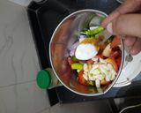 A picture of step 4 of Dhaniye ki chutney.