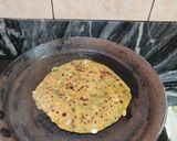 A picture of step 4 of Methi bathua paratha.