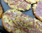 Foto del paso 3 de la receta: Tostadas con huevos, queso y bacon (al horno) 🍞🧀🥓